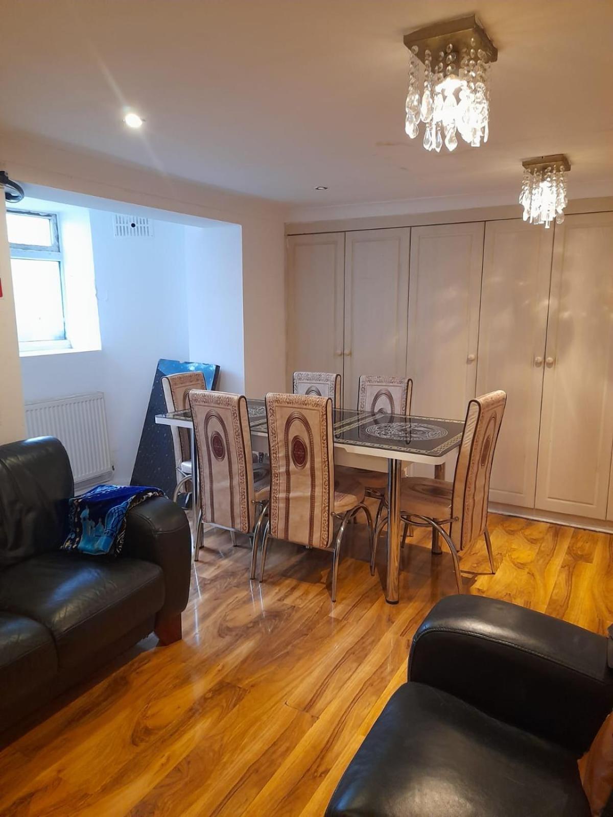 Rayan'S Lodge Stratford Londra Esterno foto
