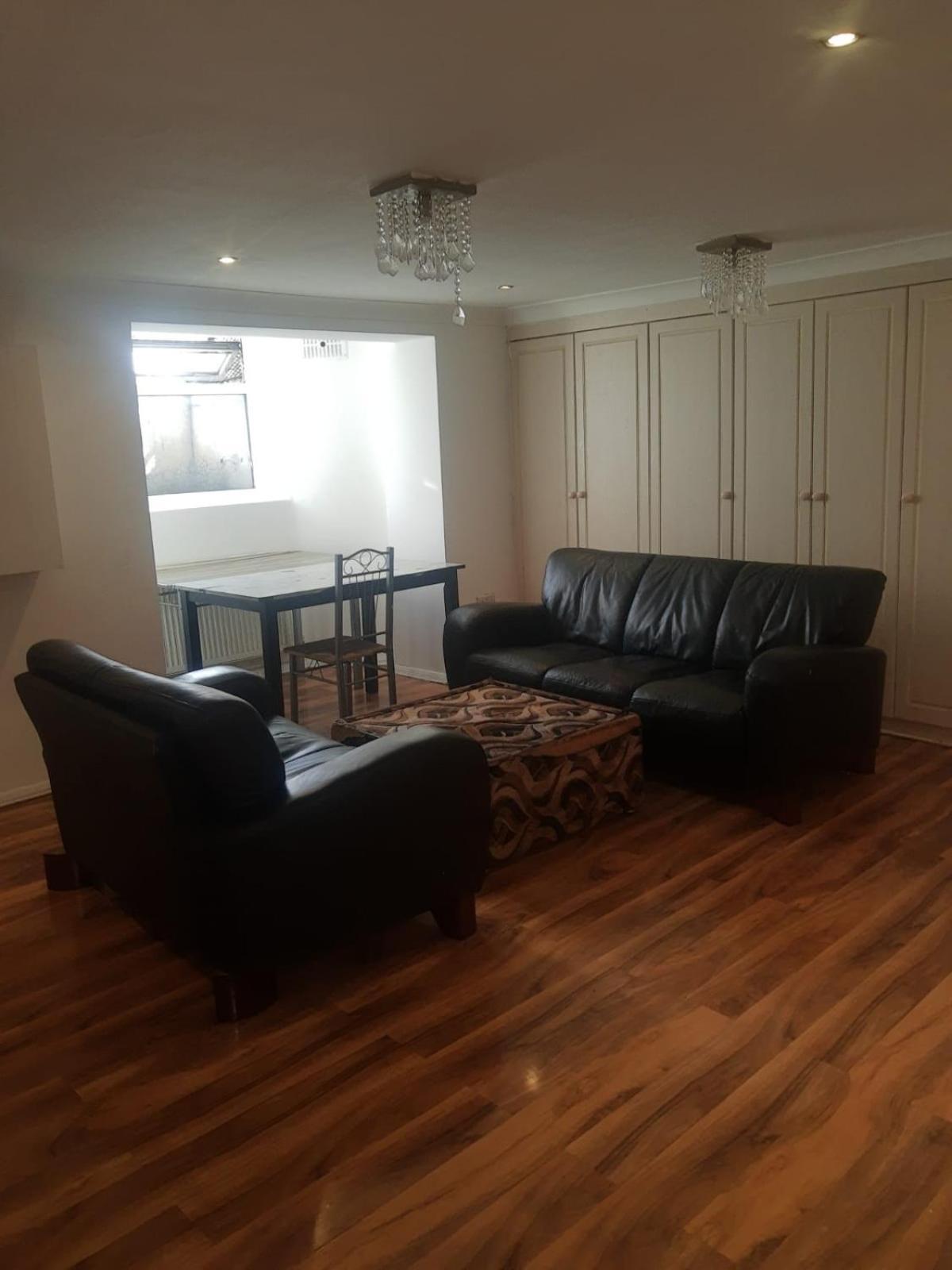 Rayan'S Lodge Stratford Londra Esterno foto